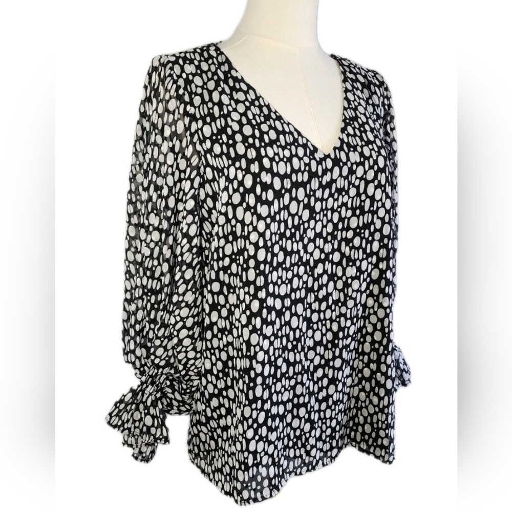 Vince Camuto Blouse Ruffled Long Sleeves V-Neck Printed Mesh Casual Size M